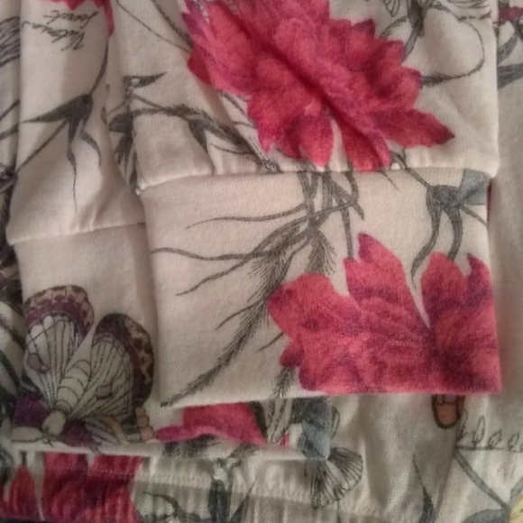 NEW VICTORIA'S SECRET WOMENS FLORAL COZY JOGGER PAJAMA SET - Picture 9 of 10